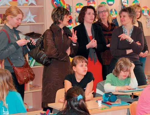 Seite 4 April 2008 BLICKPUNKT Mittellandkurier Französische Gäste bei Ecole zu Besuch Auf Einladung des Ministerpräsidenten von Sachsen-Anhalt besucht Anfang April eine Abordnung von Bildungsexperten