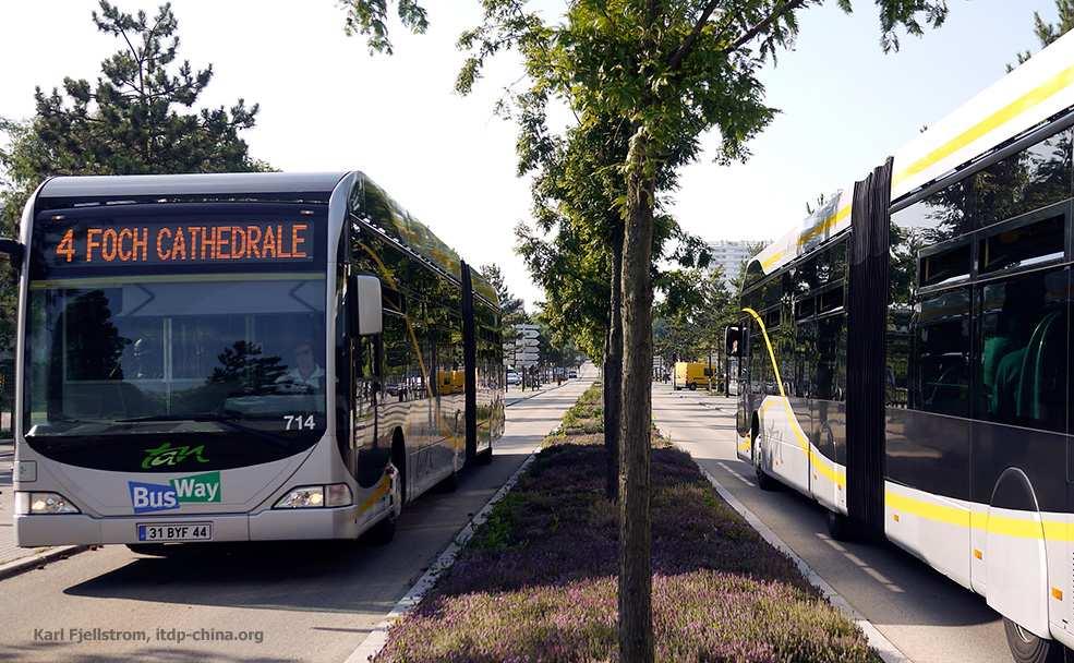 Busspuren corsie preferenziali Busspuren: flexible Lösungen je nach