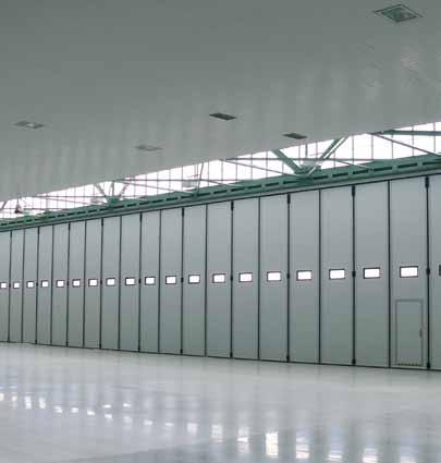 Konstruktion Bei kleineren Hangarhallen wird meistens ein Schiebe- oder Faltschiebetor eingesetzt.