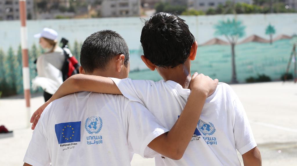 In einer Zeit, in der der Nahe Osten einer zunehmenden Radikalisierung und Häufung von Flüchtlingsströmen innerhalb der Region und darüber hinaus gegenübersteht, spielt die UNRWA eine sowohl