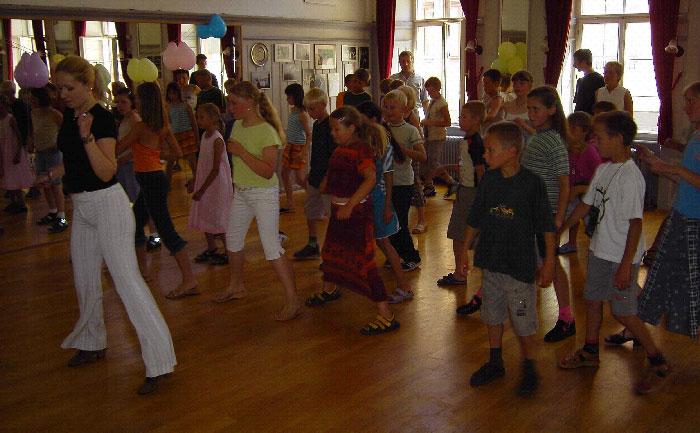 BESUCH AUS SHITKOWITSCHI Bereits zum fünften Mal waren Kinder aus Shitkowitschi/Weißrussland zu Gast beim Tanzsport-Club Landau.
