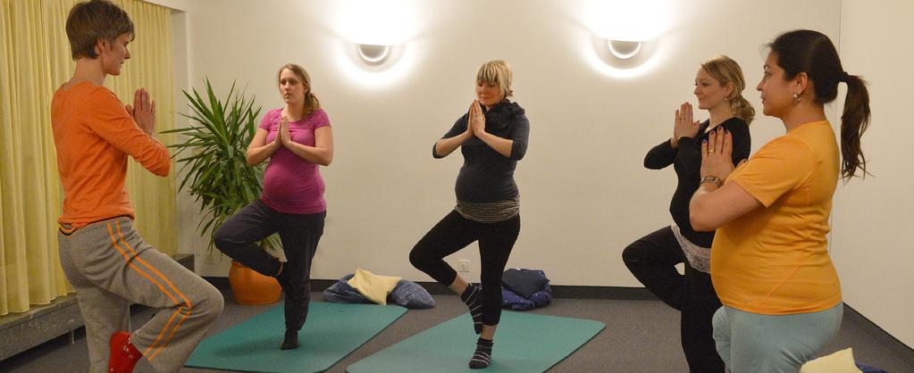 Yoga für Schwangere Yoga bietet in unserer schnelllebigen, kopflastigen Welt Schwangeren eine gute Möglichkeit, sich und ihren Körper besser wahrzunehmen.