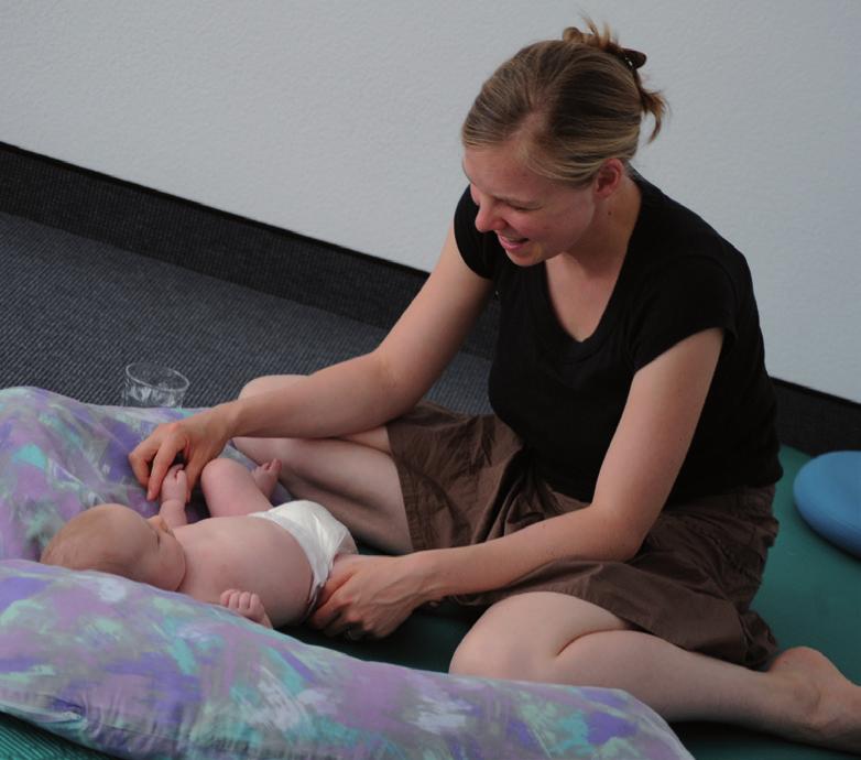 Der Babymassagekurs richtet sich an Eltern mit Kindern ab der vierten Lebenswoche bis zum Krabbelalter.