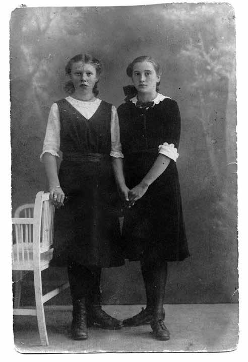 6 Martha mit ihrer Cousine Nach drüben Marthas Gedanken gehen immer mehr in Richtung Amerika 7 Anfang des Jahres 1923 verlagerte sich das Interesse der sechzehnjährigen Martha beim Lesen der