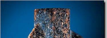 Metamorphe Minerale Staurolith (Inselsilikat) Fe 2 Al 9 [O 6 (O,OH) 2 (SiO 4 ) 4 ] Wasserhaltiges Al-reiches Inselsilikat
