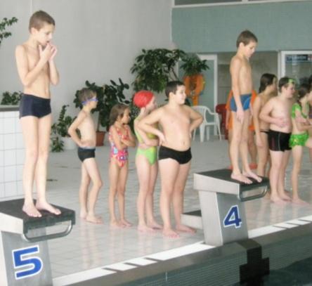 ročníka zúčastnili plaveckého výcviku