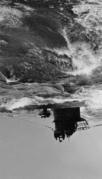 Die U-Boote wurden Eiserne Särge genannt. Was man damals als Blutzoll bezeichnete, die Verlustquote also, war bei den U-Boot-Männern so hoch wie bei keiner anderen Waffe. Von den 40.