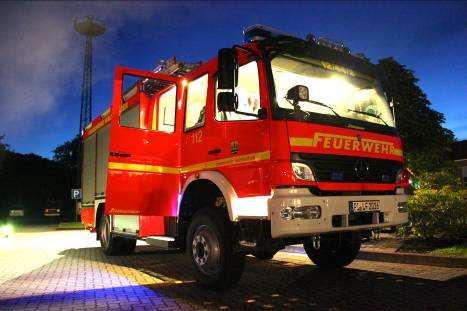 HLF 20 MB Atego 1529 AF Feuerwehr Halstenbek Fahrgestell MB Atego 1529 AF Radstand: 4.160mm Fahrzeughöhe: 3.300mm Zulässiges Gesamtgewicht: 16.