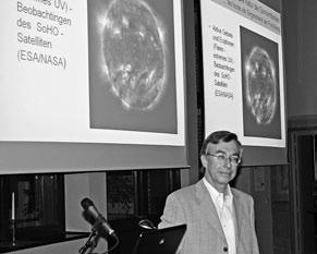 Dr. Karl-Ludwig Klein aus Paris beim Vortrag im Landschaftsforum über die Entdeckung der Sonnenflecken durch Johannes Fabricius am 14. November 2011 (Foto: P.