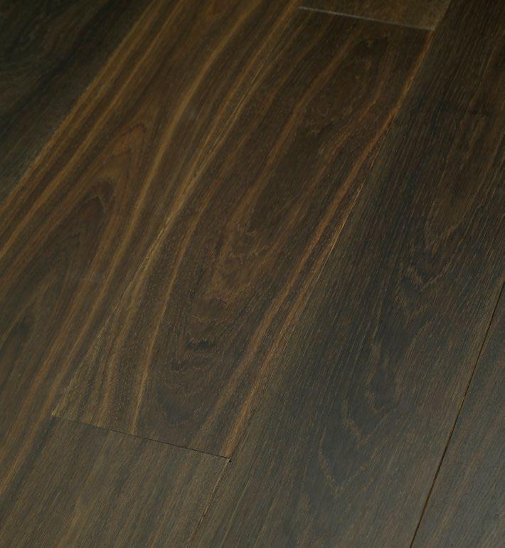 Landhausdiele massiv Eiche Solid Oak Wooden flooring Eiche Eleganz kerngeräuchert Oak elegance deep smoked Beim Kernräuchern von Eiche reagiert deren Gerbsäure mit Ammoniak.