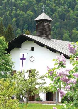 30 Uhr Die Hubertuskapelle in Schönau am Königssee, 1763 von Fürstpropst Michael Balthasar erbaut.