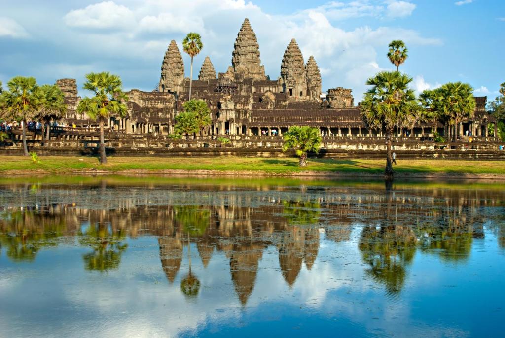 Seite 8 von 11 11. Tag Kultur und Zirkuskunst (F/-/-) Heute besuchen Sie Angkor Thom (die Großstadt).