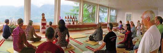 freie Kost & Logis für alle, die die ganze Woche dabei sind Anmeldung auf reservation@amden-retreat.ch Meditations-Wochenende mit Anja Mangels: Sichtweise, Meditation & Verhalten Vorträge Fr 20.