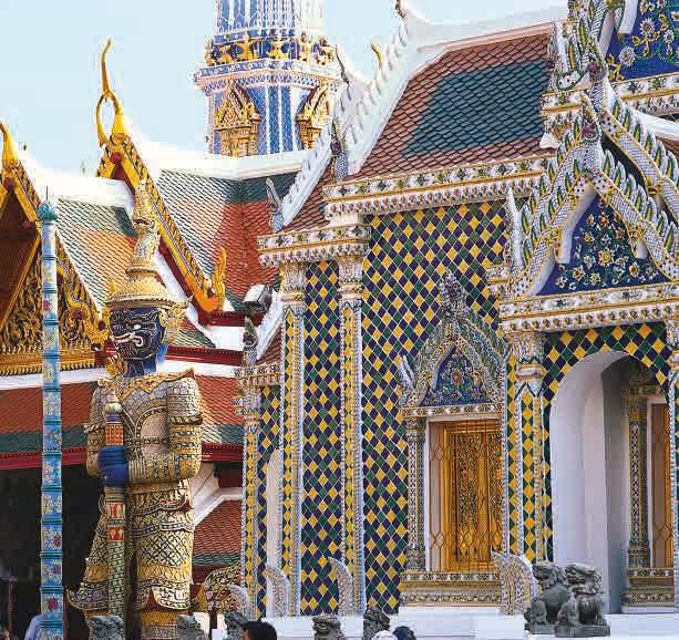 33 B KÖNIGSPALAST UND WAT PHRA KAEO Die Palastanlage in Bangkok mit dem Königlichen Tempel: ein Ensemble von erhabener Majestät S.