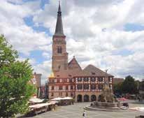Im Landesentwicklungsprogramm des Freistaates Bayern (Stand: 2016) ist Schwabach als gemeinsames Oberzentrum mit den Städten Nürnberg, Fürth und Erlangen ausgewiesen (sog. Mehrfachzentrum).