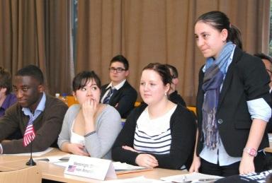 Nachwuchsförderung Forum Junge Wissenschaft (ca. 350 Teilnehmer) Fachübergreifendes Schülerlabor Friedensund Konfliktforschung (ca.