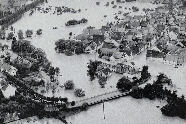 ] 3.2.2 Weser Das erste Hochwasserereignis im Untersuchungsgebiet, von dem eine Überlieferung vorliegt, ist die sog. Magdalenenflut vom 22.7.