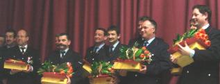 2 Ehrungen für langjährige Feuerwehrzugehörigkeit Zum 40-jährigen Dienstjubiläum wurden die Feuerwehrangehörigen Helmut Holler Abt. Bürg Ewald Krug Heinz Krug Abt.