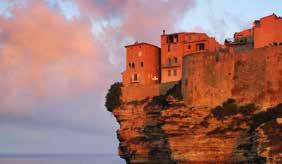 Korsika Insel der Schönheit REISELEITUNG Marianne Huber Ile de Beauté, Insel der Schönheit - so wird Korsika genannt, es ist eine wilde Schönheit: Schroffe Berge aus rotem Granit, die sich ins