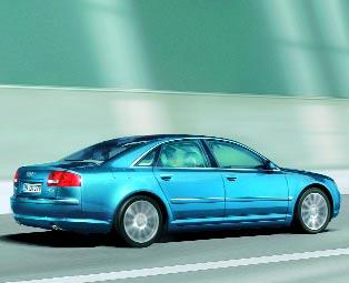 Audi A8 3.7 quattro 4.2 quattro 3.0 TDI 1 quattro Zylinder/Ventile pro Zylinder 8/5 8/5 6/4 Hubraum cm 3 3.697 4.172 2.967 Leistung kw 206 246 171 Max.