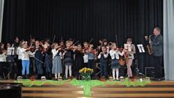 Jugendmusikschule Allegro Im April fand das Jahreskonzert der Musikschule Allegro in der Festhalle statt.