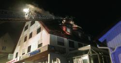 In der Nacht des 28. April wurde die Feuerwehr Pfalzgrafenweiler zu einer brennenden Mülltonne gerufen. Unbekannte zündeten eine Biomülltonne an.