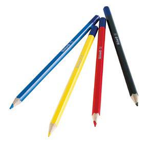 Die Stifte haben ventilierte Kappen und liegen in einem Etui. Die Farben sind aus den meisten Textilien auswaschbar.