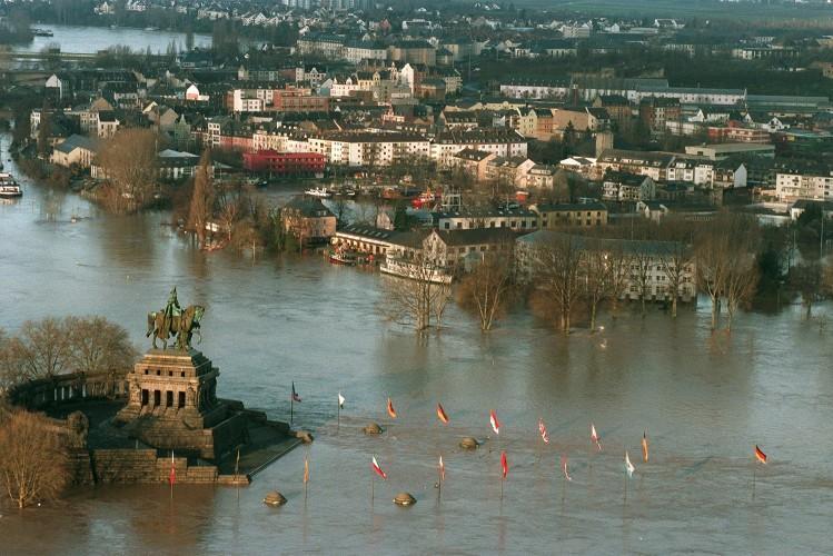Hochwasser am Rhein 1993 Hochwasserrisikomanagement in der Bauleitplanung Ralf