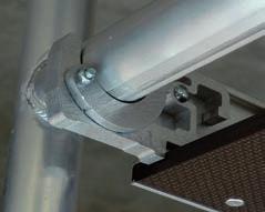 Aluminium-Rollgerüste Plattform mit praktischer Durchstiegslucke für einen problemlosen Aufstieg.