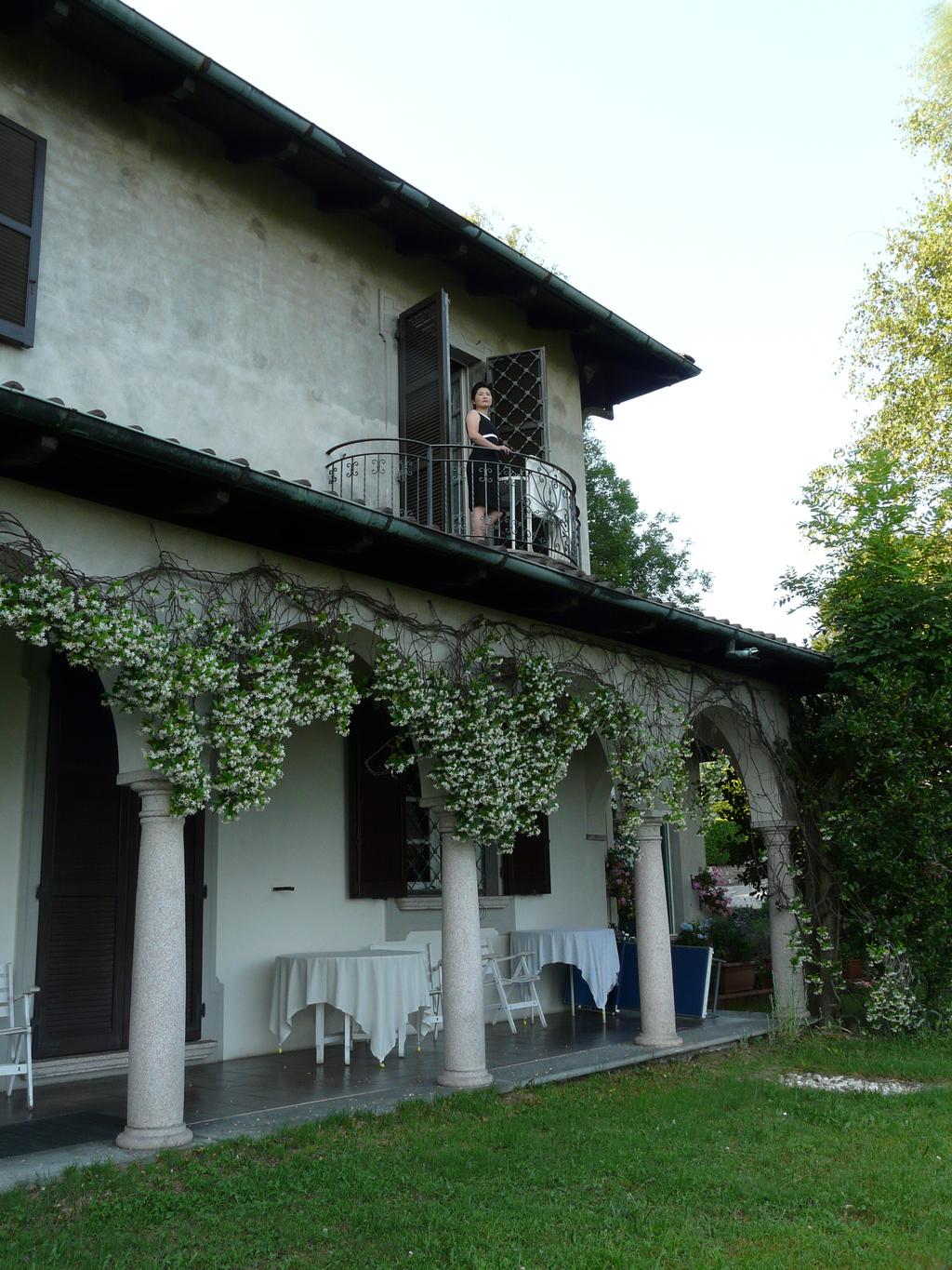 I-25086 Rezzato, Via Mazzini 14, 0039-030-279223, info@villafenaroli.it Giardino degli Abeti, San Martino, Arizzano Eine alte Villa oberhalb des Lago Maggiore, nördlich von Stresa.