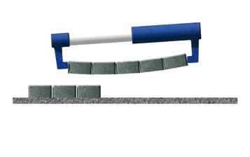 5.1 Lärmemission Auf Betonsteinpflaster werden unterschiedlich hohe Reifen-Fahrbahn-Geräusche erzeugt, abhängig von Größe, und Rauheit der Steine, Verlegemuster, Ebenheit der Steinund Decken