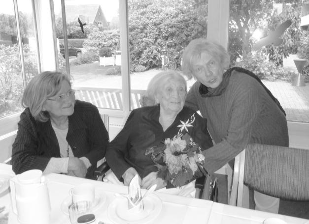 Geburtstag - Noch zu Kaiser Wilhelms Zeiten geboren - Am 18. Mai feierte unsere Bewohnerin Else Rudolph ihren 107. Geburtstag. Unser Bürgermeister Dr.