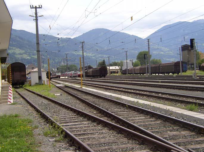 Dietmar Brandes (2004): Bahnhofsflora von Lienz in Osttirol (Österreich). 1/7 Bahnhofsflora von Lienz in Osttirol (Österreich) Dietmar Brandes 1. Einleitung Die Bezirkshauptstadt Lienz liegt ca.