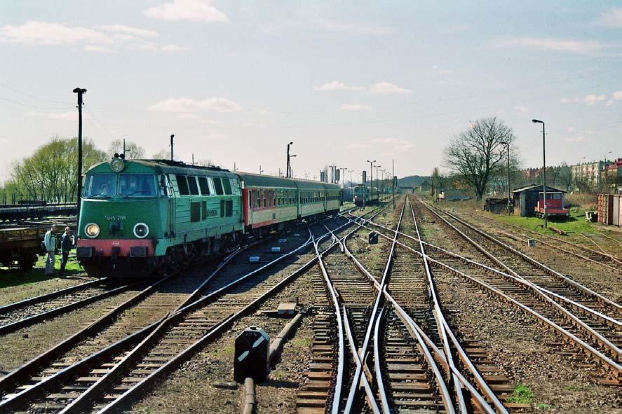 Abb. 27 Rangierarbeiten im Bf Gorzów Wlkp. mit typischen Zuggarnituren der mit Dieselloks bespannten PKP- Personenzüge.
