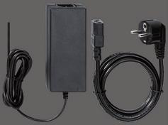 Variante 3: PoE-Patchpanel (Midspan) Das PoE-Midspan-Patchpanel von Rutenbeck erlaubt die Versorgung von bis zu 12 PoE-fähigen Endgeräten (IP-Telefon, Kameras uvm.