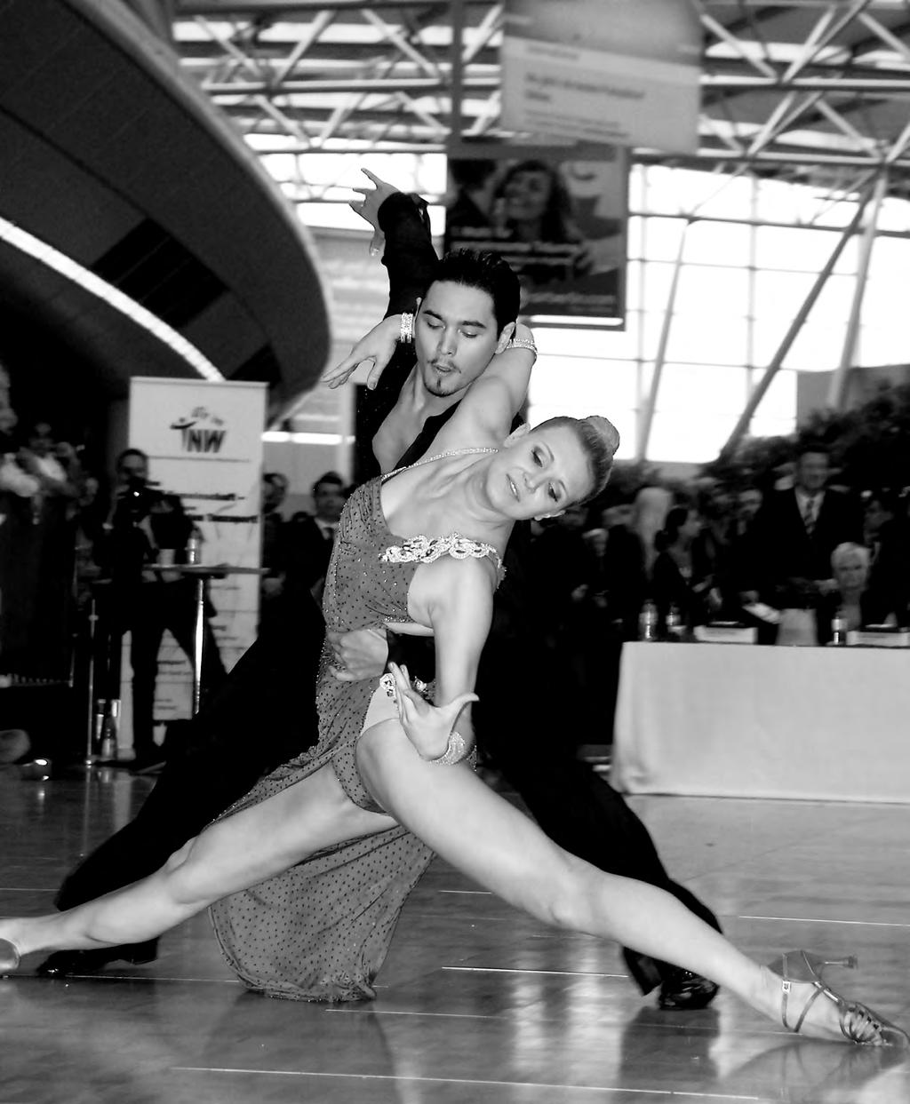 8 2012 www.tnw.de Das Infomagazin des Tanzsportverbandes Nordrhein-Westfalen Tanz, Terminal, Tanz! Shows und Attraktionen am Düsseldorfer Flughafen Titelthema Tanz, Terminal, Tanz!