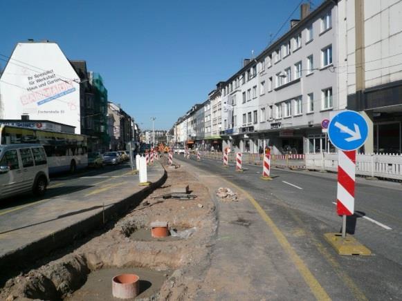 Attraktivierung Straßenraum und Leitsystem Umbau Konrad-Adenauer-Straße: Neuorganisation des Straßenraums, Schaffung von neuen
