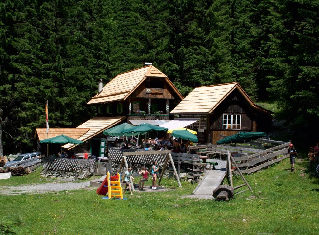 Anfahrt Der Nationalpark Wanderbus bringt Sie zum Ausgangspunkt der Tour (Talstation Ankogel Bergbahnen in Mallnitz)