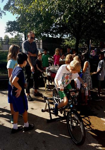 Für Kinder (und Erwachsene) Bei unserem Workshop für Kinder kommt unser Fahrrad-betriebener Holländer zum Einsatz.