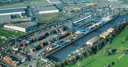Neue Wege in Duisburg Der größte Binnenhafen der Welt liegt in Duisburg.