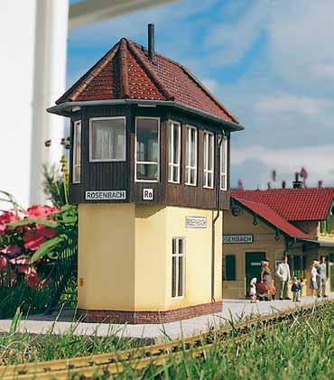 With its rural architecture, the pleasant warm colours, pretty window shutters and the benches under the little overhanging roof, this station recalls a genuine piece of railway romance thought to