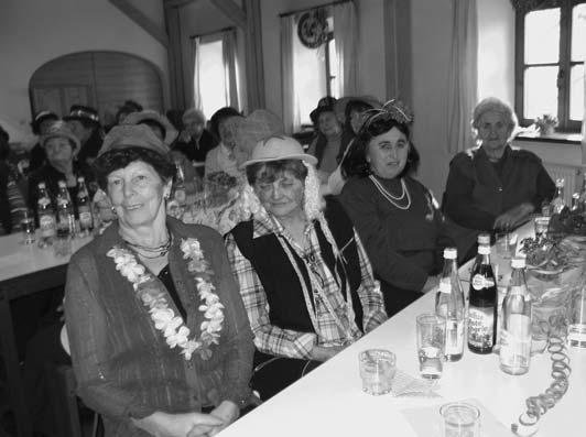 Im Februar, nach dem Gottesdienst für verstorbene Mitglieder des Frauenbundes, fand im Pfarrsaal die Jahresversammlung statt. Die Chronik des Jahres 2010 wurde von Frau Wernthaler vorgelesen.