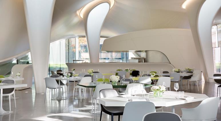 In London trifft die Kunst der Serpentine Sackler Gallery auf die spektakuläre zeitgenössische Architektur der mehrfach ausgezeichneten Star-Architektin Zaha Hadid.