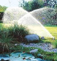 Beregnen Der Wasserbedarf des Rasens hängt wesentlich von den Temperatur- und Bodenverhältnissen ab.