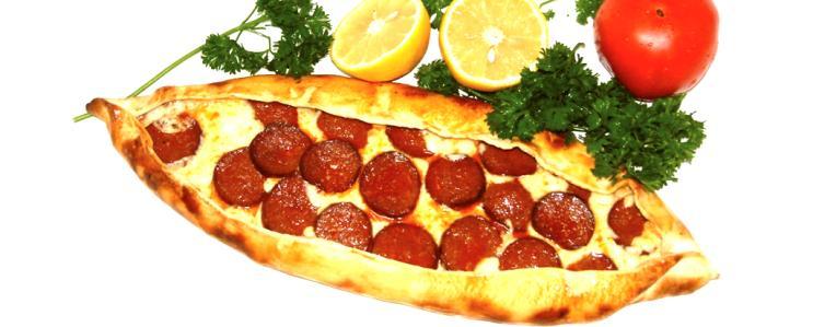 Hausgemachte Pizza Alle Pizzas auch kleiner für Fr. 2.00 weniger) Pizza Löwen mit Tomatensauce, Mozzarella, Bündner Rohschincken, Steinpilzen, Parmesan Käse, Ruccola Fr. 22.