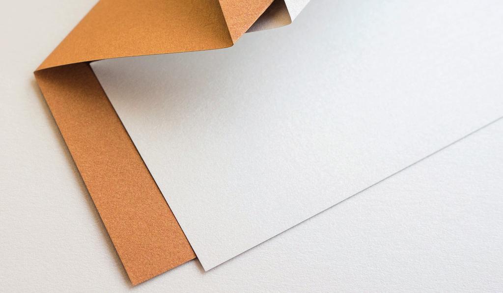 Feinpapiere Metallics - Gebürstet Metallics Gebürstet ist ein fein strukturiertes Trendpapier. Seinen Namen verdankt das Papier seiner Oberfläche, die an matt gebürstetes Metall erinnert.