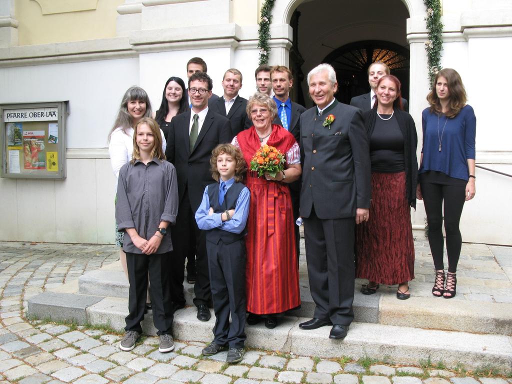 Helga Schmid hat heuer ein besonderes Jahr. Sektion Tischtennis, Gemeinsam mit ihrem Gatten feierte sie am 05. Juli die Goldene Hochzeit in der Pfarre Oberlaa.