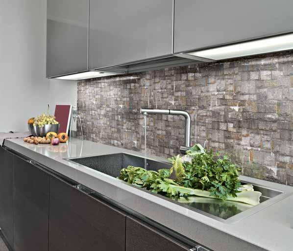 ARBEITSPLATTEN 2017 2020 Die GetaLit-Rückwandsysteme für Küchenarbeitsplatten bieten eine saubere Lösung, die senkrechte Wandfläche zwischen Küchenoberschrank und Arbeitsplatte dekorgleich oder mit
