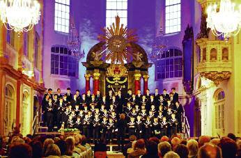 Die Leitung hatte Gotthold Schwarz. Der Leipziger Thomanerchor gilt als einer der ältesten Chöre überhaupt; seine Geschichte geht bis ins Jahr 1212 zurück.