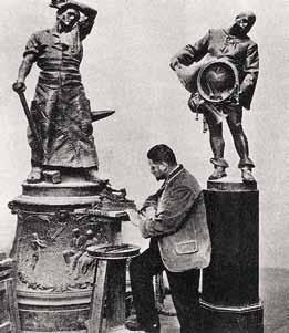 Janenschs Mäzen, der Berliner Spiralbohrer-Fabrikant und Rittergutbesitzer Robert Stock, sah diese Skulptur und ließ einen Bronzeguss anfertigen.